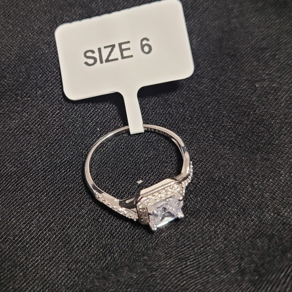 3/$30💍 Charmed Aroma Sterling Silver Ring - Picture 3 of 3